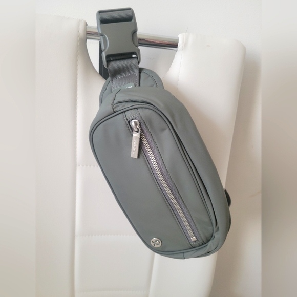 lululemon athletica Handbags - Lululemon Wunderlust Grey Sage Belt Bag 1.8L